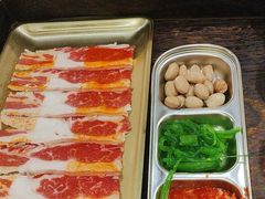 -围炉肉舍•炭烤活鳗•丹东海鲜烤肉(步行街店)