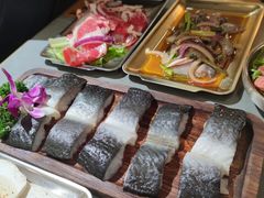 -围炉肉舍•炭烤活鳗•丹东海鲜烤肉(步行街店)