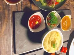 -HIGH FIVE哈福手工汉堡(桂林路店)