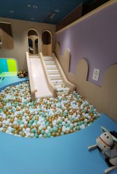 -奈尔宝家庭中心·亲子餐厅(北京东坝万达店)