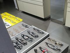 -视野联行眼镜•蔡司•依视路(温江店)