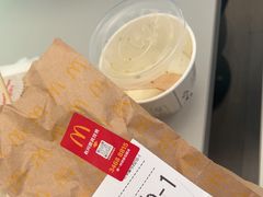 -麦当劳(上海虹桥站30B检票口楼上)
