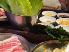 -围炉肉舍•炭烤活鳗•丹东海鲜烤肉(步行街店)