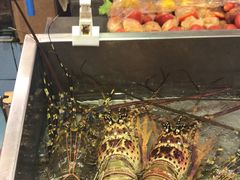 -J Daeng Seafood