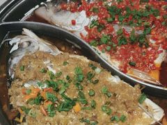 -阿瓦山寨·湘菜现炒·剁椒鱼头王(咸阳总店)