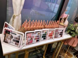 -花系美·美甲美睫精品店