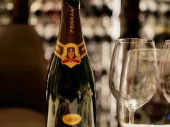-wineapp葡萄酒餐吧(外滩金融中心店)