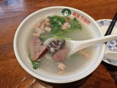-老天桥酱肉烧饼夹肘子(天桥店)