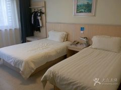 -上海龙之梦万丽酒店