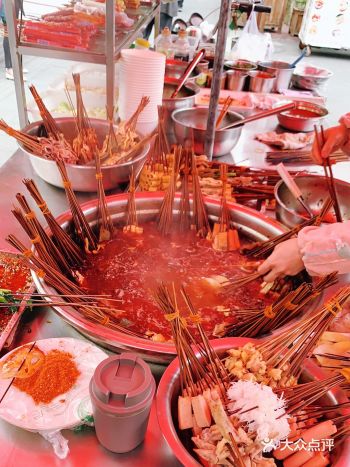 再配上干碟太像小学的学校门口的味道了