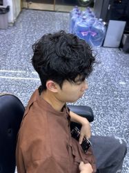 点击看大图 -藤野造型专业烫染接发