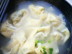 菜肉大馄饨-王家沙点心店(西康路店)