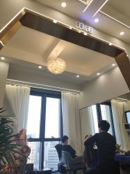 -V8潮牌·接发烫染连锁