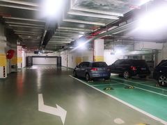 -龙湖天街-停车场