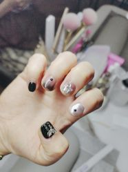 -小黑瓶美甲美睫