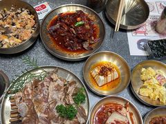-草家酱蟹炭火烤肉店(珲春南路二店)