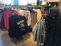 -H&M(鹏欣水游城店)