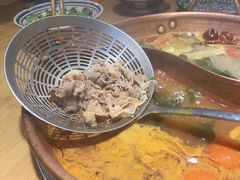 -洱火云南酸菜牛肉火锅(石景山当代商城店)