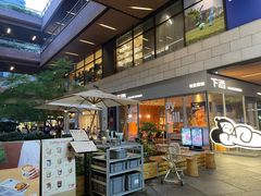 -瑞虹新天地月亮湾