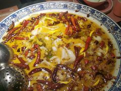 -桂二老坛酸菜鱼(三街两巷店)