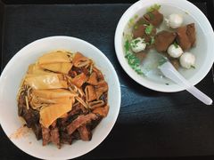 -松树干拌面店