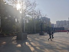 -英雄广场