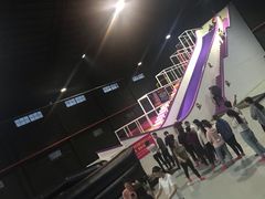 -嘿哟动霸CHUA·新潮玩运动娱乐中心·蹦床滑冰团建乐园