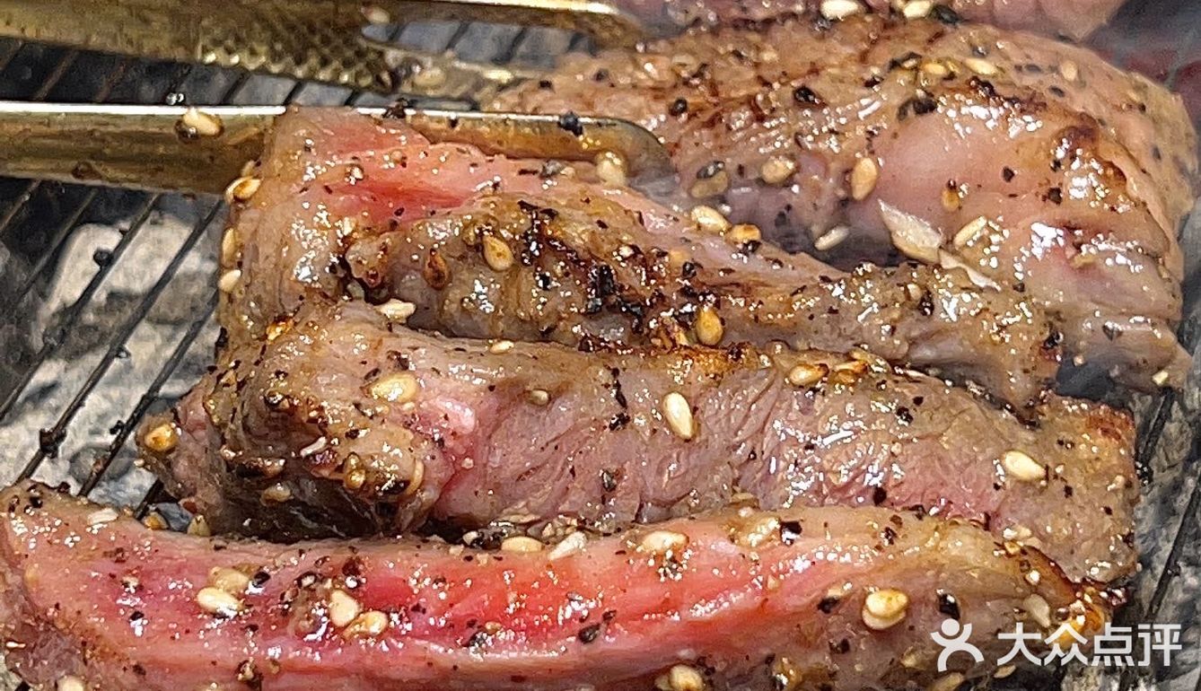 深圳真正好吃的烤肉店天天排队!7点半到还要要对15桌!