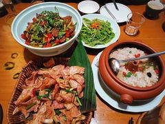 -老滇山寨•云南特色菜•地方菜•民族风情歌舞表演(金碧店)