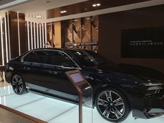 -上海宝信宝马4S店