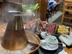 -果松木炭酸菜铜火锅·外婆参鸡汤