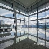 成都天府国际机场候机区和全景落地窗