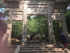 -灵岩山风景区