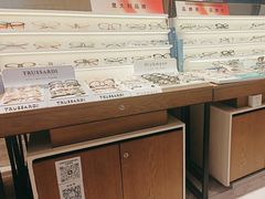 -爱视眸Eyeblling眼镜·依视路·蔡司镜片折扣店(百联南方商城购物中心)