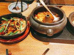 -云海肴·汽锅鸡·云南菜(天山百盛优客店)