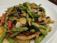 -三江源美食城