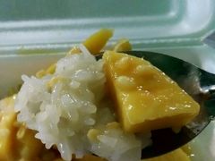 -芒果糯米饭摊子