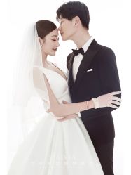 -雪中彩影婚纱摄影·微光艺术中心