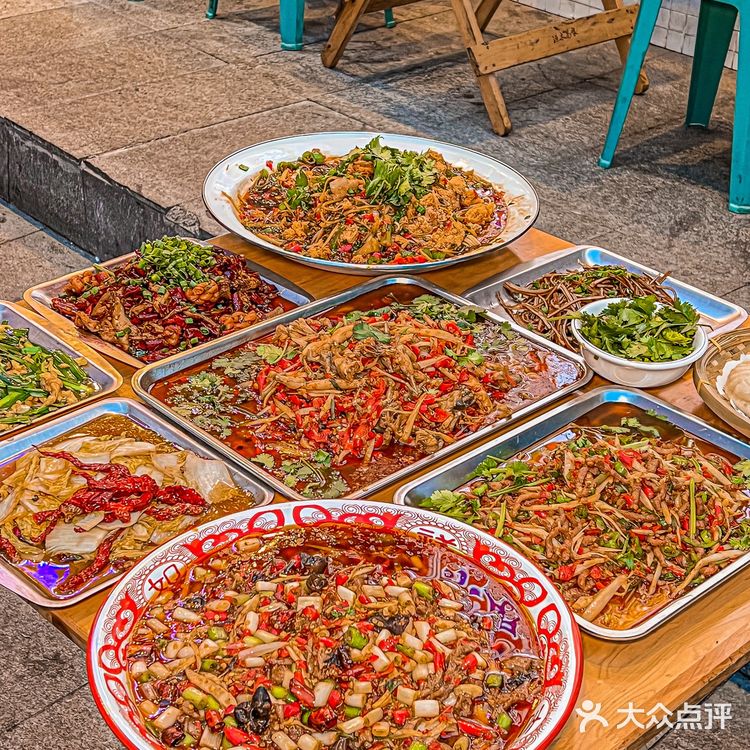 成都坠辣坠正宗的自贡菜‼️鱼蛋拌面真的绝