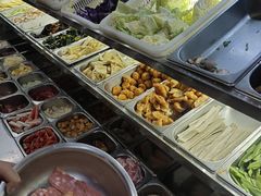 -愉肴麻辣香锅(中山路店)