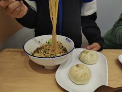 -李与白包子铺(桐梓林店)
