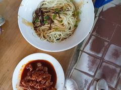 招牌辣肉干拌面-辣肉面大王(天平路店)