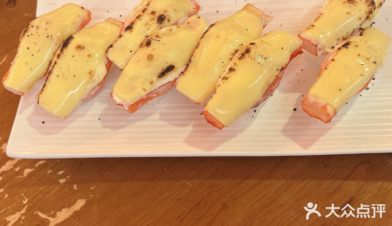 其中包括一道特别的盖饭和一份最顶有钱人套餐