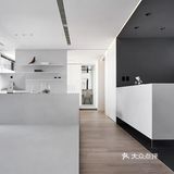 仅需要一间卧室，所以设计师在格局上做了很大改变