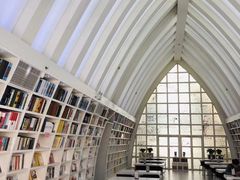 -钟书阁(松江泰晤士小镇店)