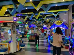 -反斗乐园π·电玩·高空拓展·蹦床(龙华天虹店)