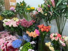 -爱尚鲜花店(粤通综合楼店)