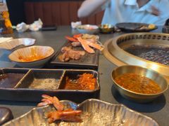 -铭牛烧肉·和牛海鲜自助(高新月牙湖店)