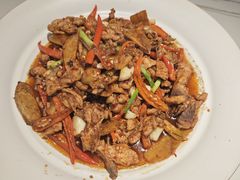 -阿瓦山寨·湘菜现炒·剁椒鱼头王(咸阳总店)
