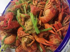 -虾弄弄海派小龙虾·牛羊蝎子火锅